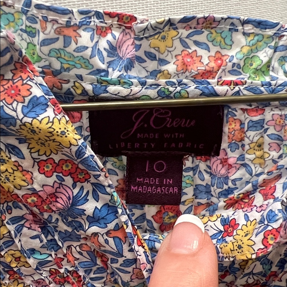 J.Crew Ruffle classic popover shirt in Liberty® Favourite Flowers size 10 - Picture 2 of 3